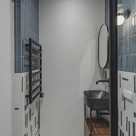 Sleek And New Studio, Monaco