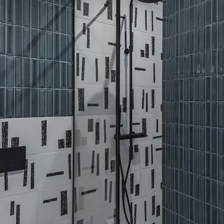 Sleek And New Studio, Monaco